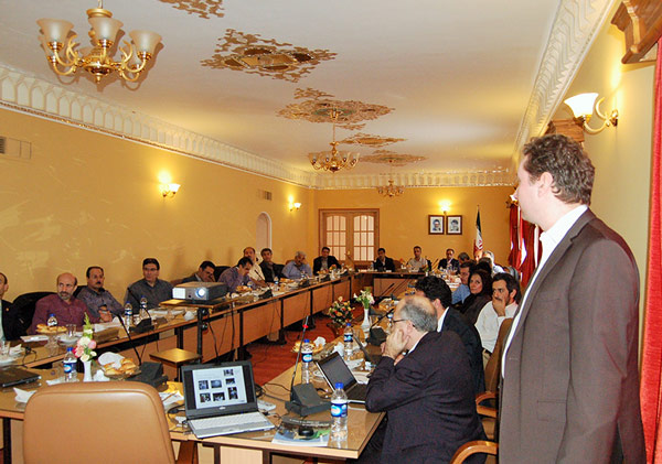 Séminaire éducatif concernant l'aiguillage des trains de haute vitesse, Hôtel Abassi Ispahan.